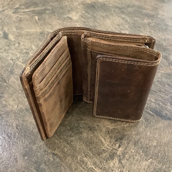 Vintage Adrian Klis Men’s distressed leather wallet - Picture 12 of 13